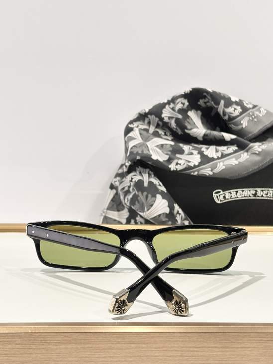 Picture of Chrome Hearts Sunglasses _SKUfw76704360fw